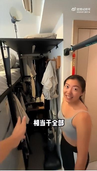 5平米晚上睡衣柜顶客厅宽敞还有大阳台AG旗舰厅女子香港花近400万买1(图5)