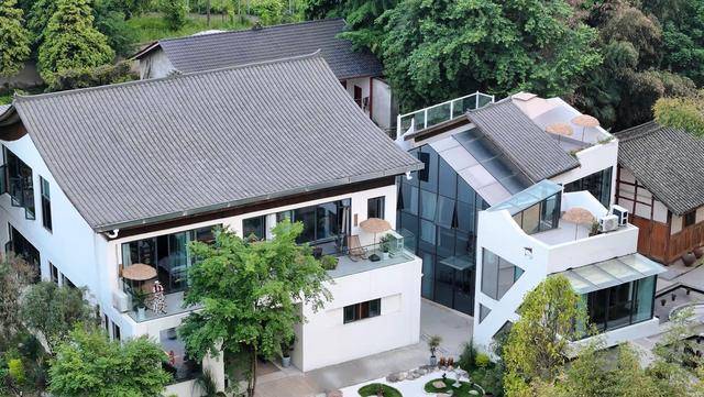 ｜江风抚咖啡、老宅变宿集 乡村解锁疗愈新体验AG旗舰厅娱乐平台蹲点“新村”看“兴村”⑤(图2)